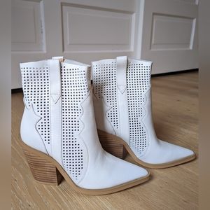 Steve Madden Violet White Leather Boots, Size US 6.5, White